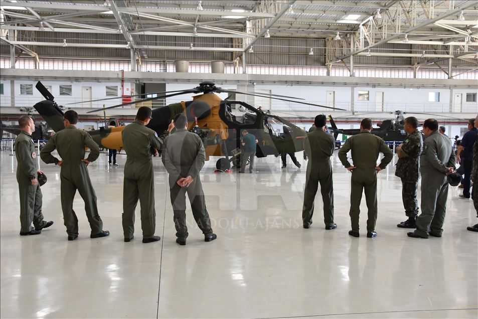 T129 Atak helikopteri Brezilya’daki ilk uçuş gösterisini yaptı
